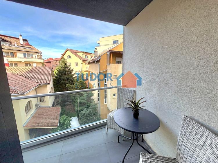 Apartament cu 3 camere semidecomandat în Șoseaua Nordului