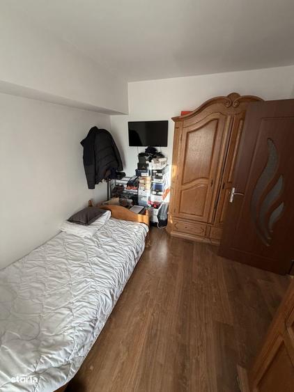 Apartament cu 5 camere decomandat în Decebal