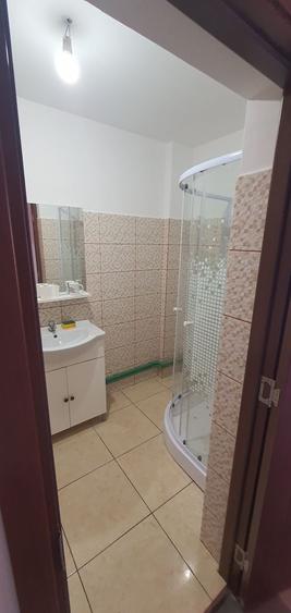 Apartament cu 4 camere decomandat în Dobroești