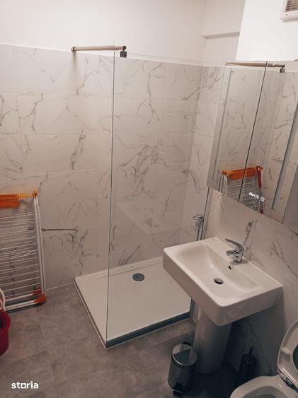 Apartament cu 2 camere decomandat în Calea București