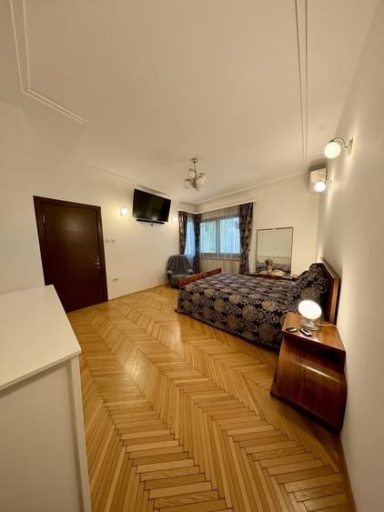 Casă cu 4 camere cu Teren 300 Mp în Ultracentral