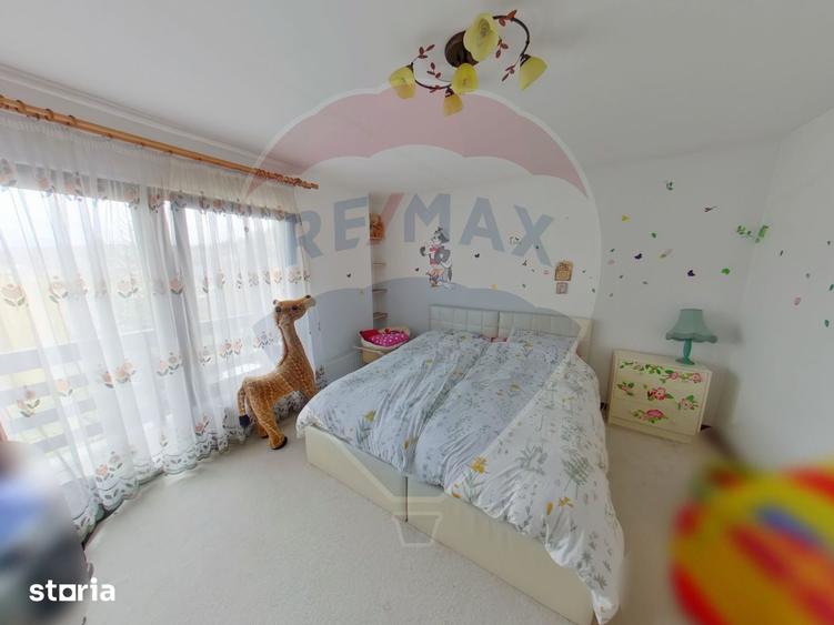 Casă cu 6 camere cu Teren 1505 Mp în Central