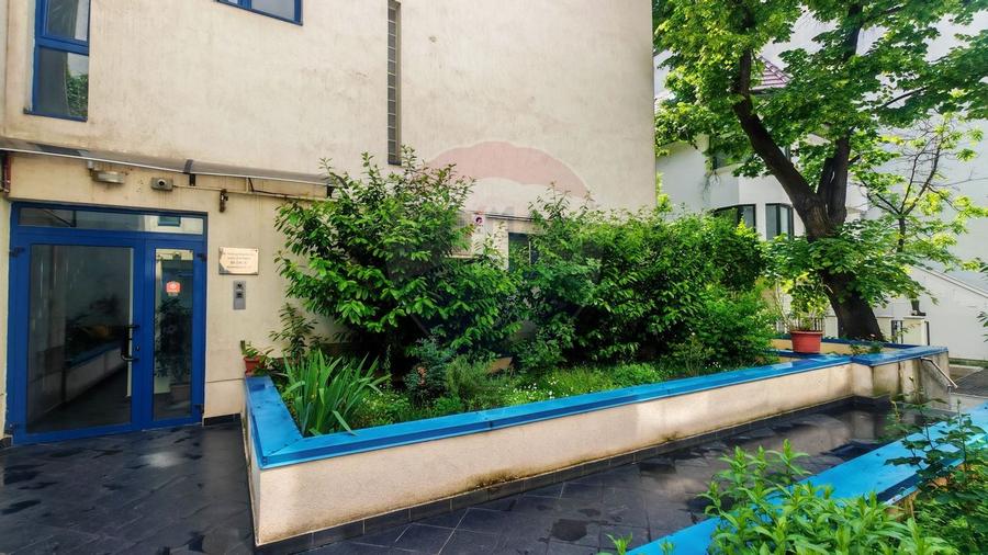 Apartament cu 3 camere decomandat, mobilat în Arcul de Triumf