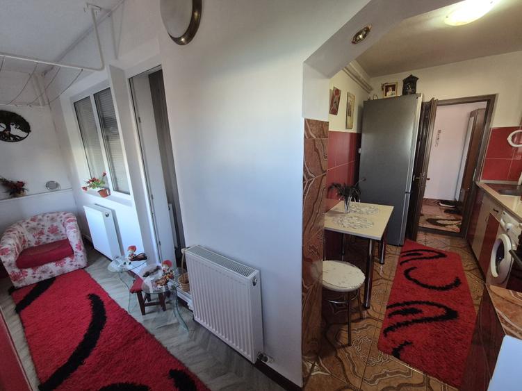 Apartament cu 2 camere decomandat în Central