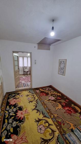 Casă cu 5 camere cu Teren 1500 Mp în Domnești