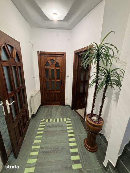 Casă cu 5 camere cu Teren 639 Mp în Zorilor