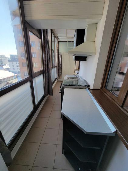 Apartament cu 2 camere semidecomandat în Jiului