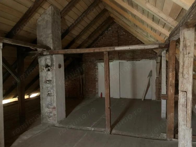 Casă cu 2 camere cu Teren 1007 Mp în Lipovei