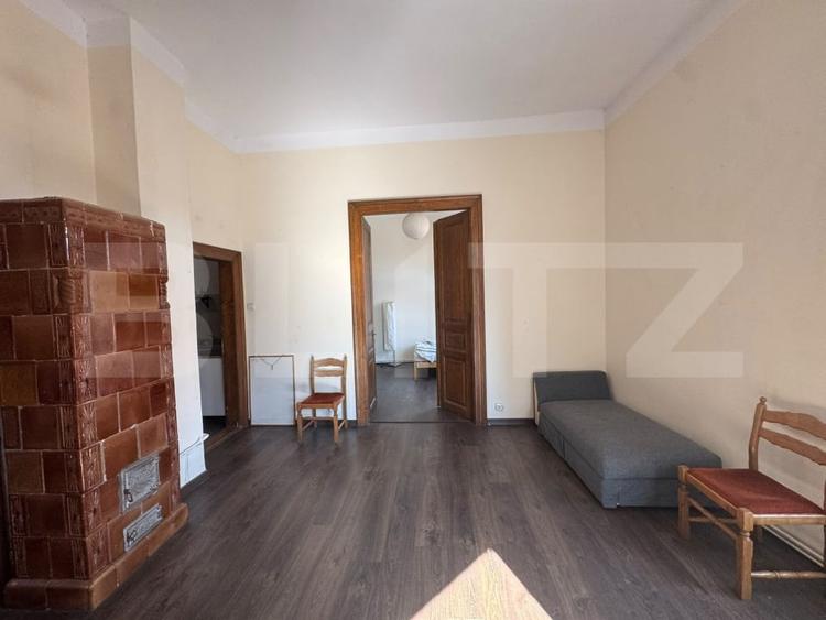Apartament cu 4 camere decomandat, mobilat în Central