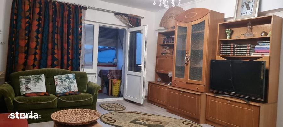 Apartament cu 3 camere decomandat în Ostroveni