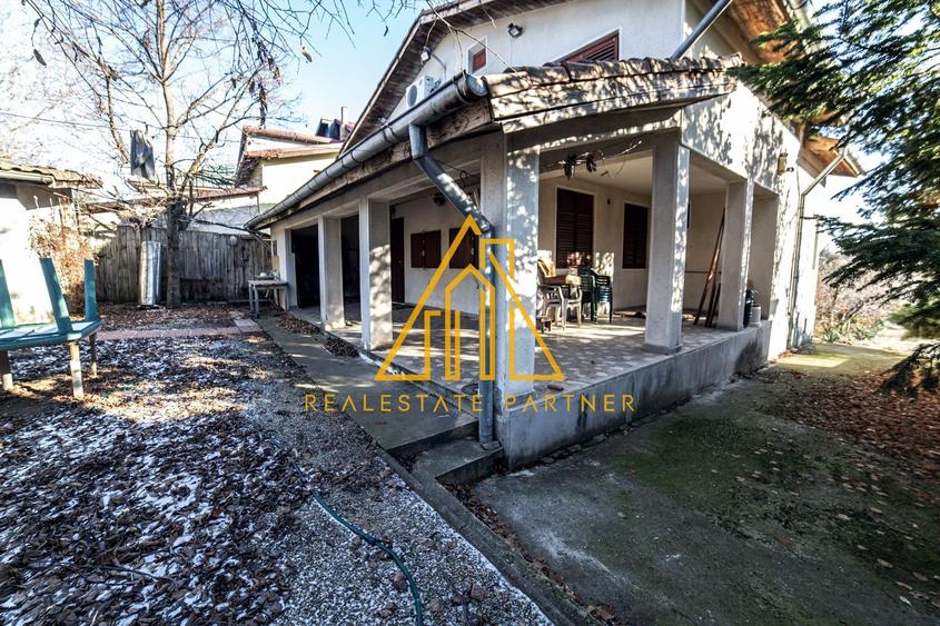 Casă individuală cu 5 camere cu Canalizare în Adunații-Copăceni