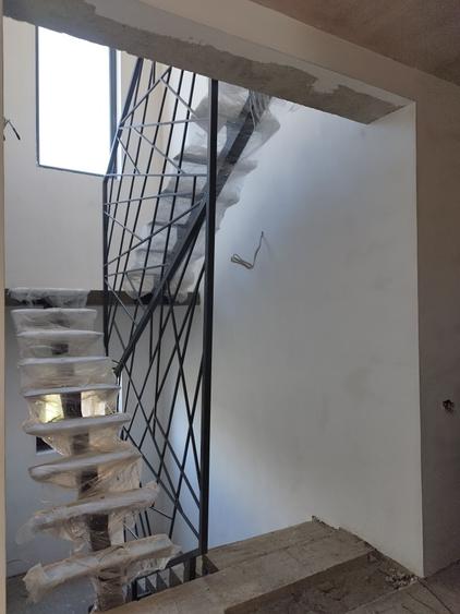 Casă cu 3 camere în Central