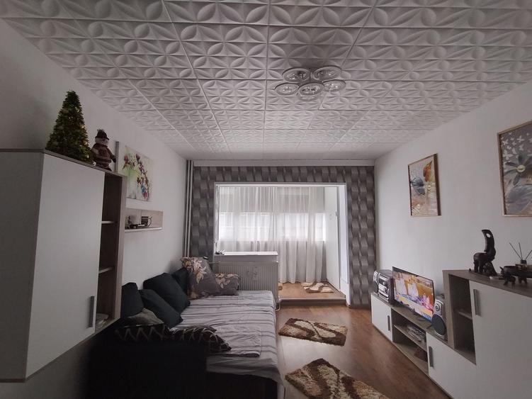 Garsonieră decomandată în Românești