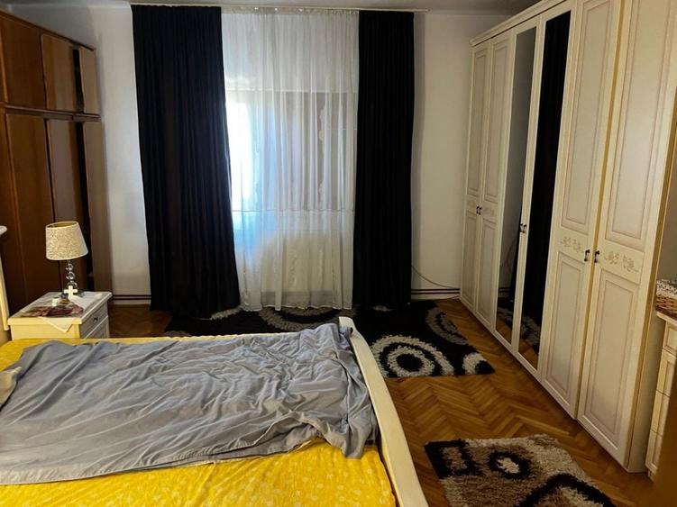 Casă cu 3 camere în Aninoasa