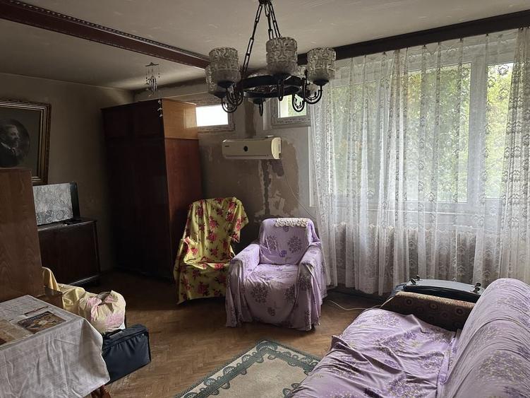 Apartament cu 2 camere decomandat în Titan