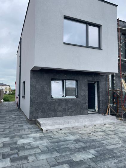 Duplex cu 4 camere cu Canalizare în Moșnița Nouă