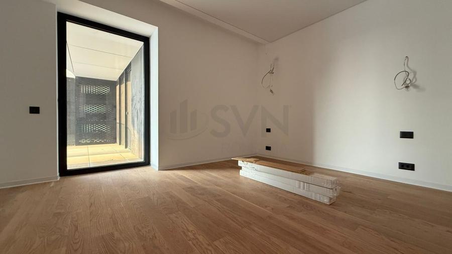 Apartament cu 4 camere decomandat în Barbu Văcărescu