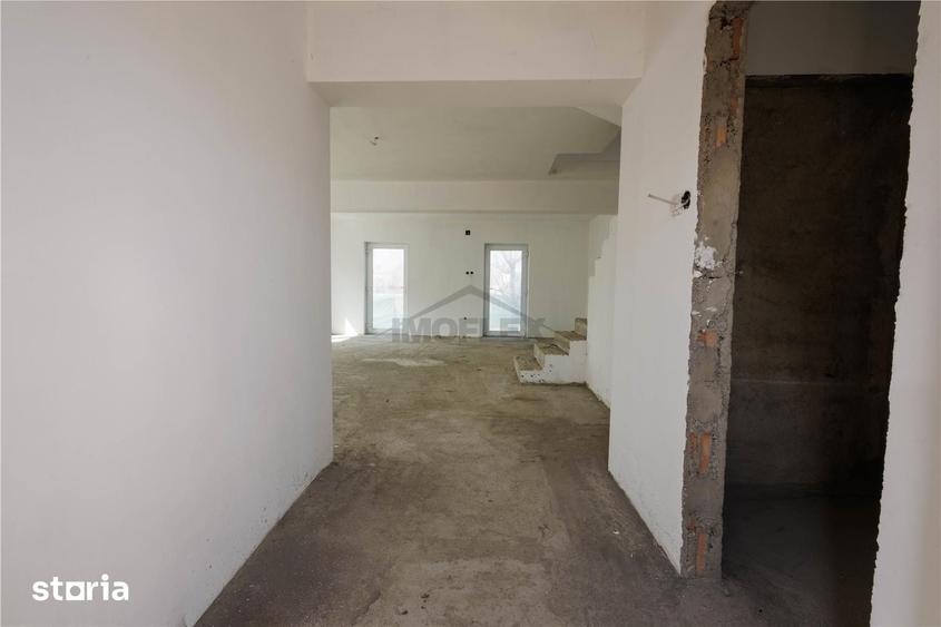 Casă cu 5 camere cu Teren 319 Mp în Central