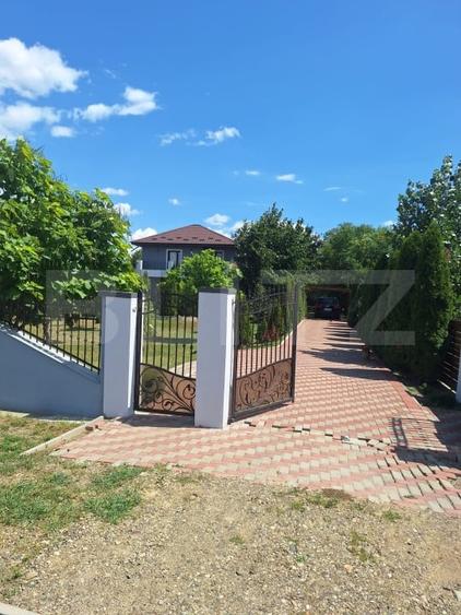 Casă individuală cu 4 camere cu Teren 1400 Mp în Sculeni