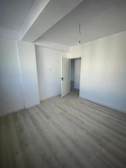 Apartament cu 3 camere în Pielești