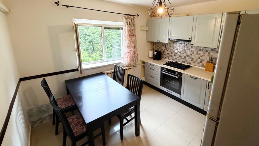 Apartament cu 3 camere decomandat în Vitan Mall