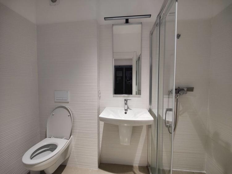 Apartament cu 2 camere decomandat în Est