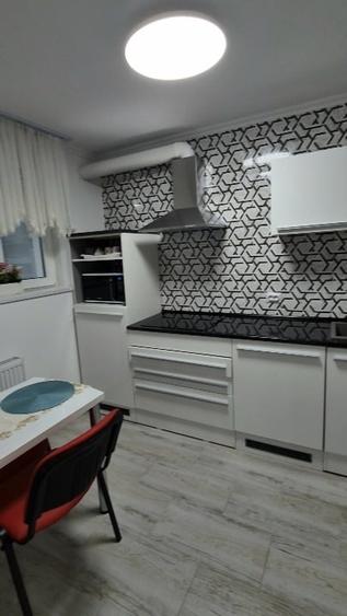 Apartament cu 2 camere decomandat, mobilat în Ultracentral