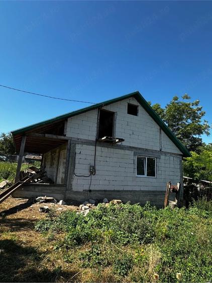 Casă cu Teren 800 Mp în Călărași