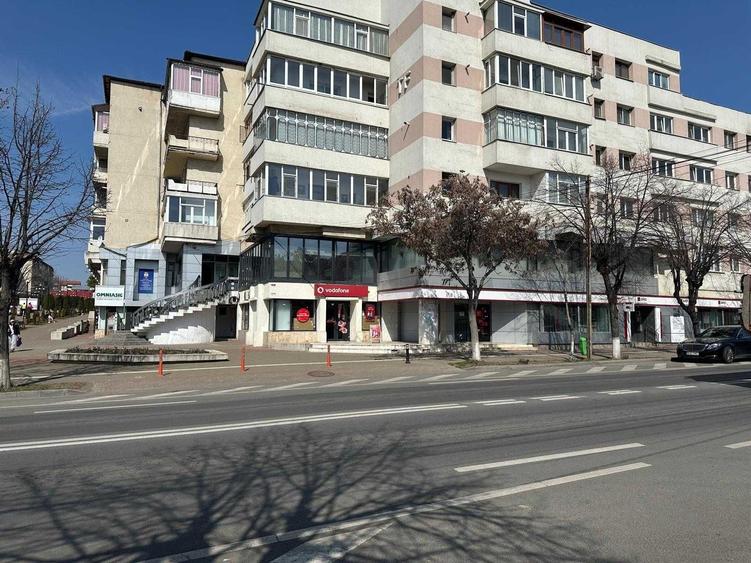 Spațiu comercial, de 200 mp, în Central