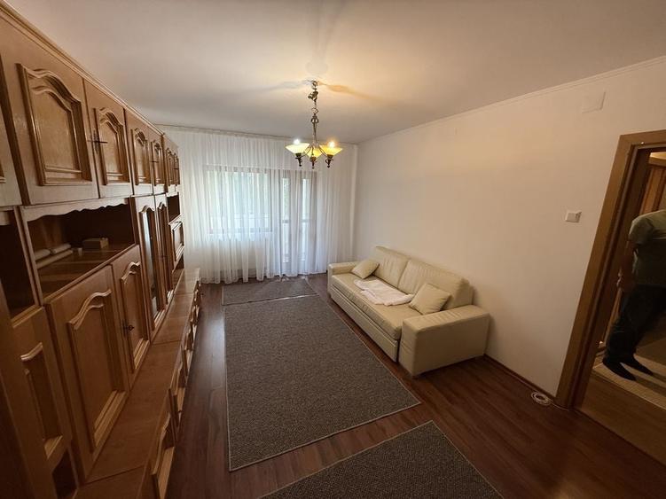 Apartament cu 2 camere decomandat în Exterior Vest