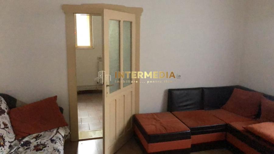 Casă individuală cu 3 camere cu Canalizare în Central