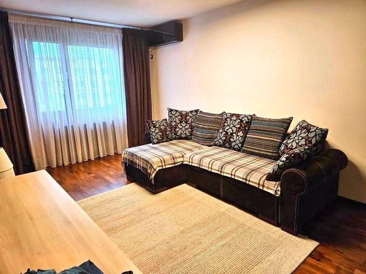 Apartament cu 3 camere decomandat în Dristor
