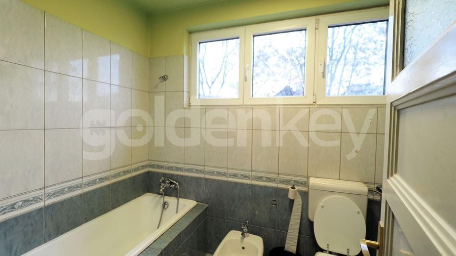 Casă individuală cu 10 camere cu Canalizare în Domenii