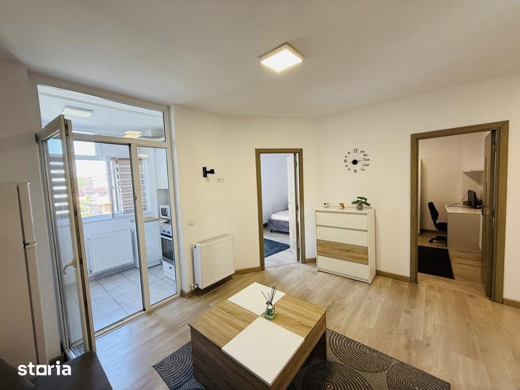Apartament cu 3 camere semidecomandat, mobilat în Florești