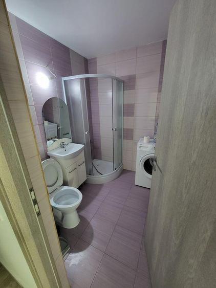 Garsonieră decomandată în Valea Adâncă