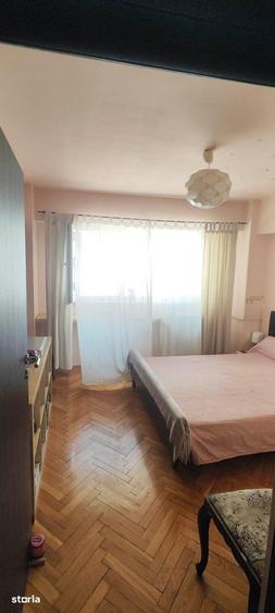 Apartament cu 4 camere decomandat în Grivița