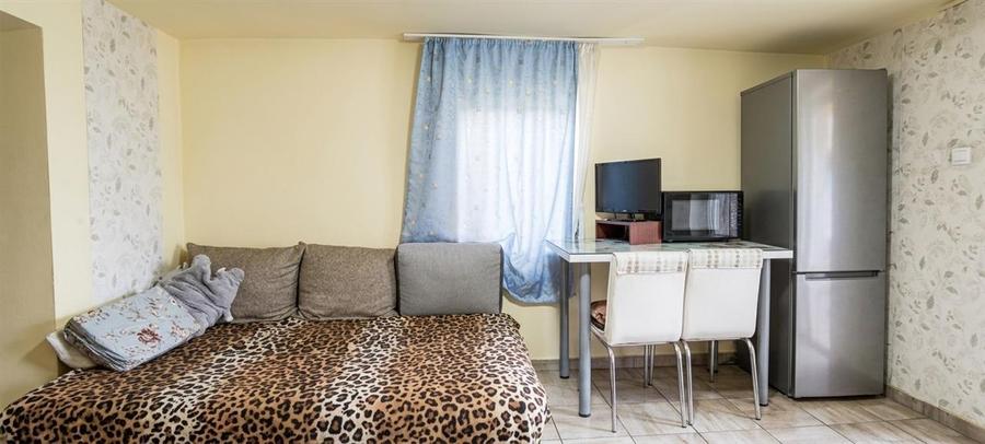 Casă cu 5 camere cu Teren 3000 Mp în Alparea