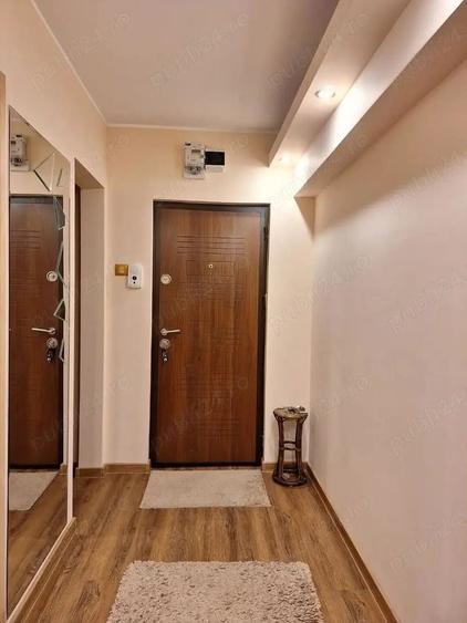 Apartament cu 3 camere decomandat, mobilat în Țiglina 2