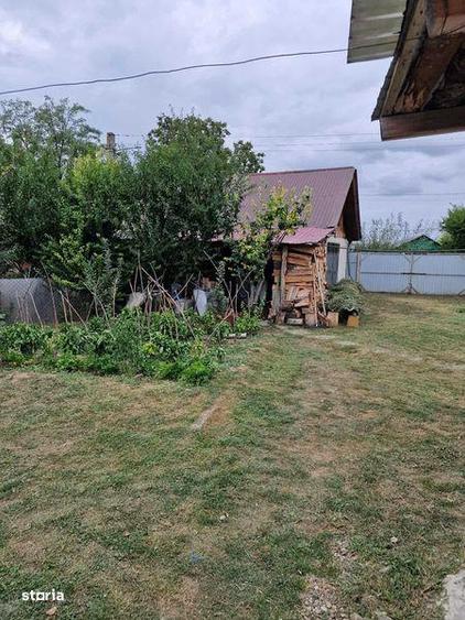 Casă cu 4 camere cu Teren 500 Mp în Suraia