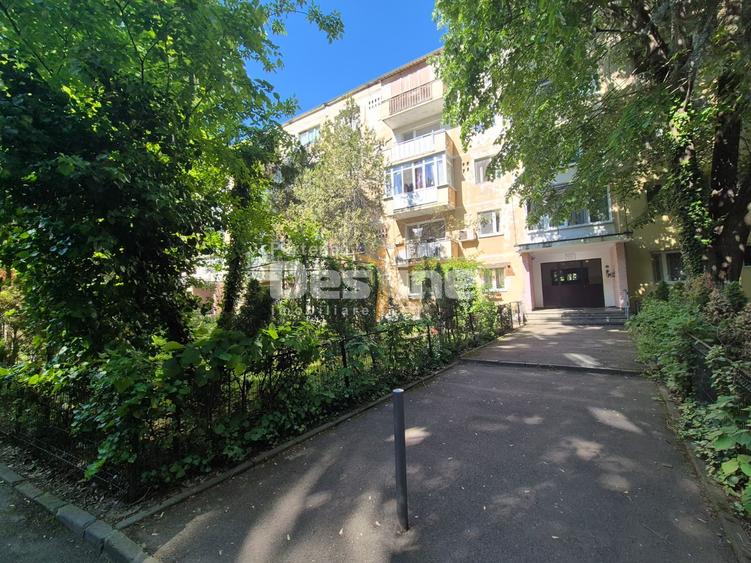 Apartament cu 3 camere circular, mobilat în Berceni