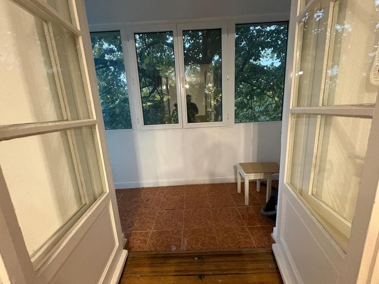 Apartament cu 2 camere semidecomandat în P-ța Victoriei