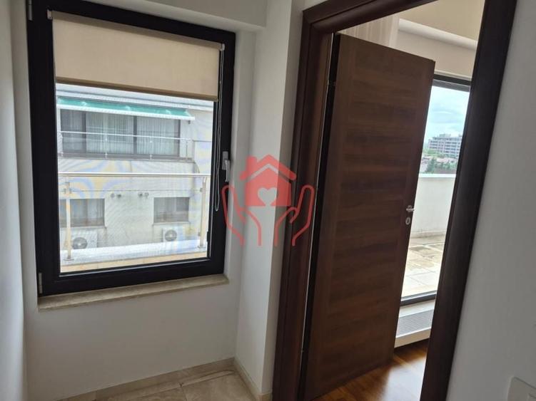 Apartament cu 4 camere decomandat, mobilat în Iancu Nicolae