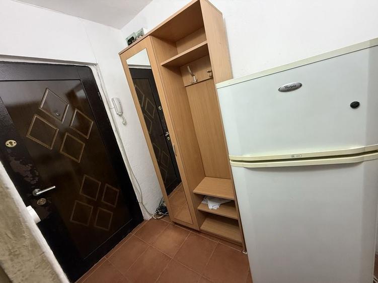 Garsonieră decomandată în Central