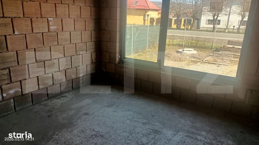 Casă cu 4 camere decomandat în Calbor