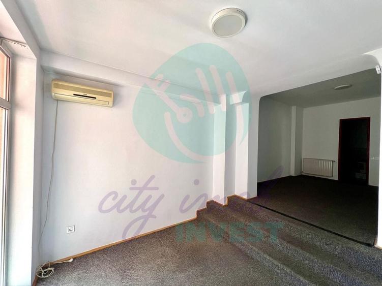 Apartament cu 5 camere semidecomandat în Parcul Carol