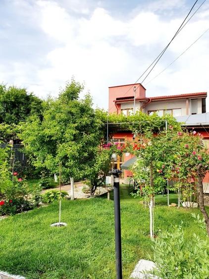Casă individuală cu 5 camere cu Canalizare în Andronache