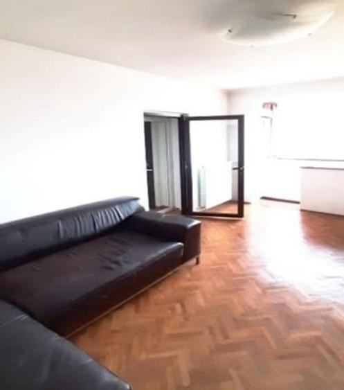 Vând apartament 3 camere, mobilat și utilat. Vedere panoramică unica a Capitalei - 9