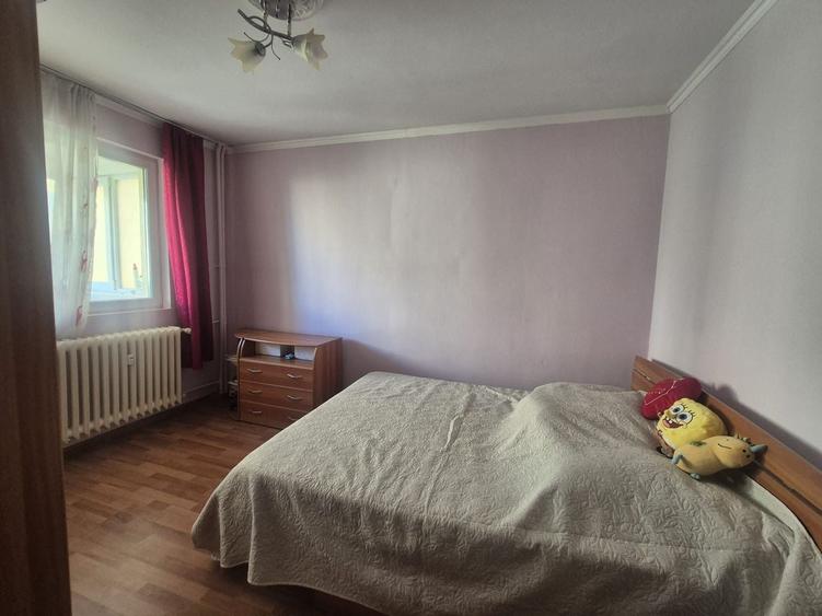 Apartament cu 2 camere semidecomandat în 1 Decembrie 1918