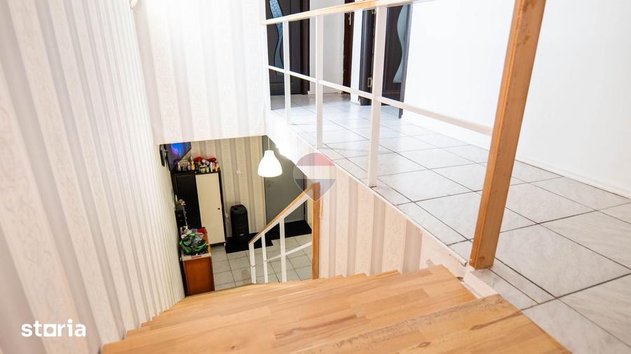 Casă cu 5 camere cu Teren 258 Mp în Central