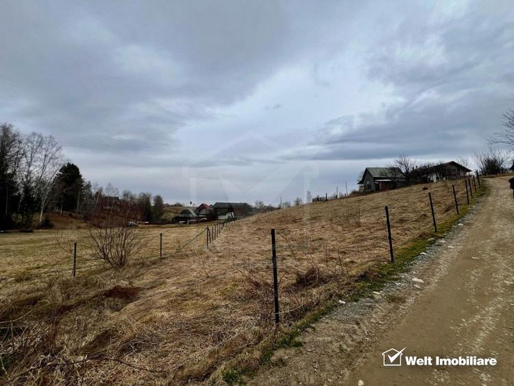 Teren agricol intravilan de 3300 mp, în Râșca